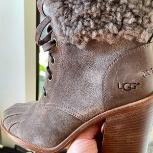 UGG HIGH HEELED BOOTIE